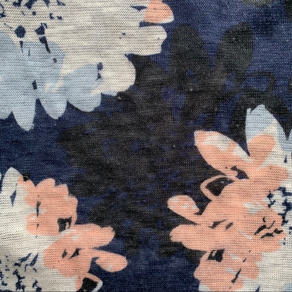 ASO Lydia Martin Bar III Cropped Long Floral Top - Picture 13 of 14